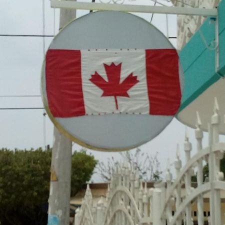Canadian House Tolu Exterior photo