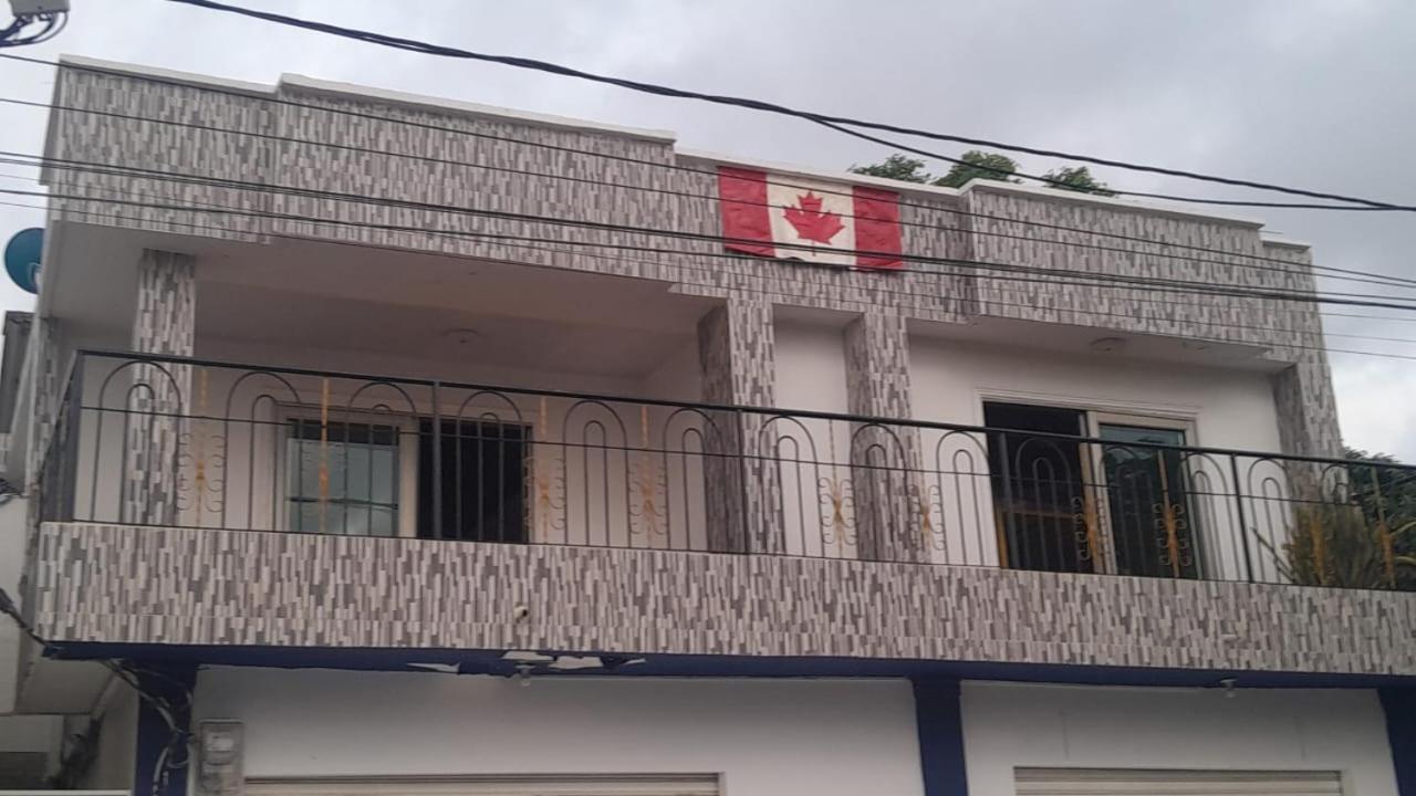 Canadian House Tolu Exterior photo